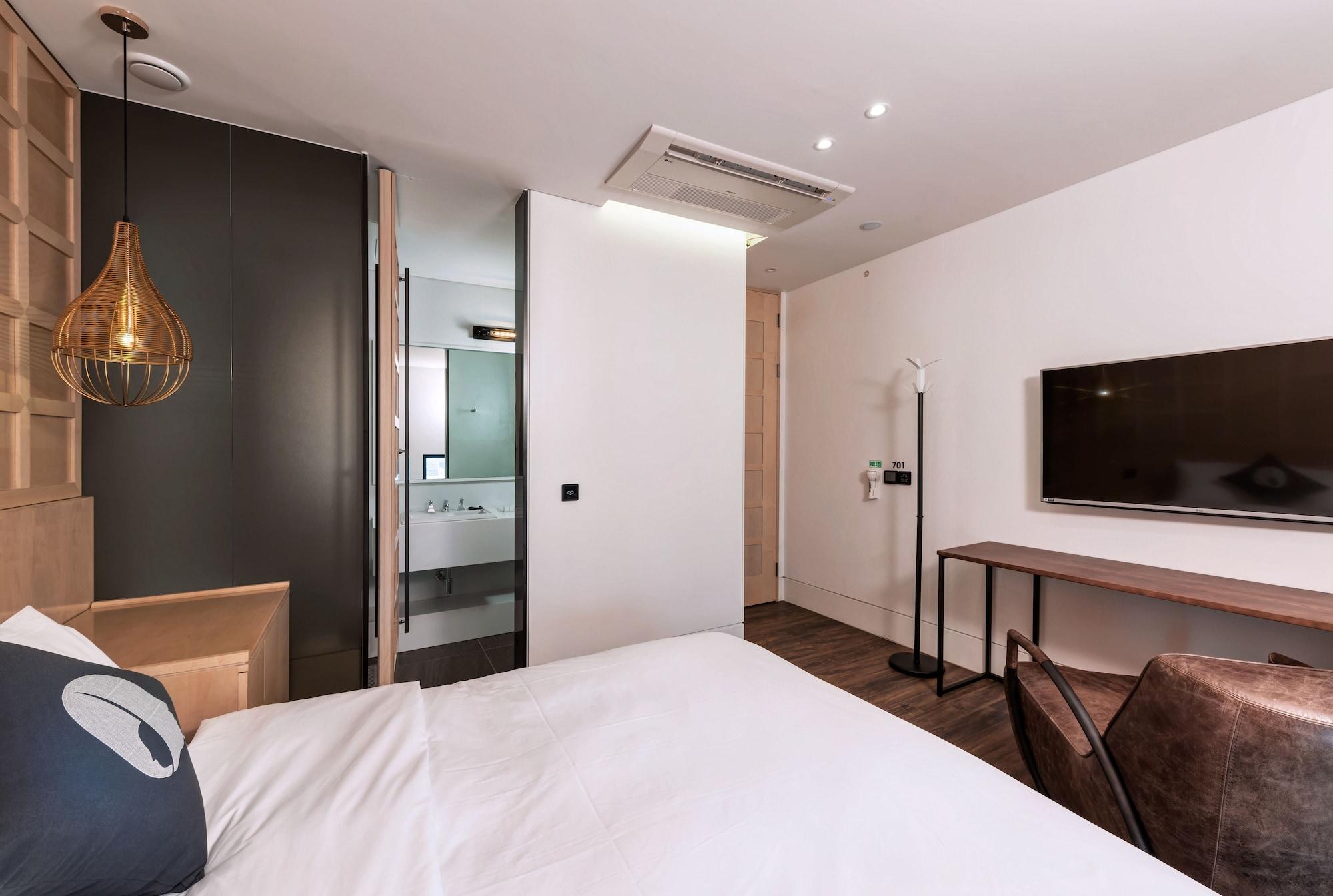 Hotel The Designers Kondae 3* Seoul